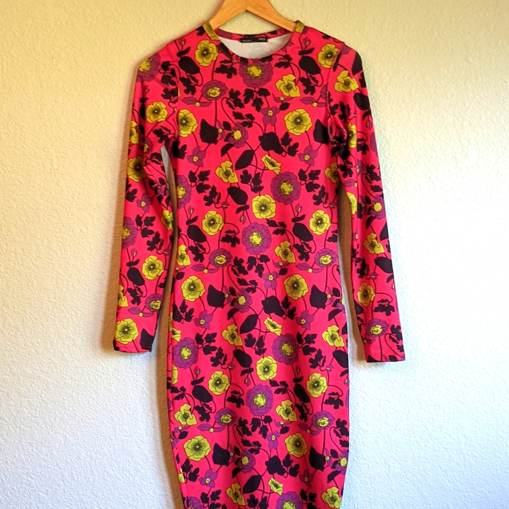 Zara bodycon floral dress, European and US size Small